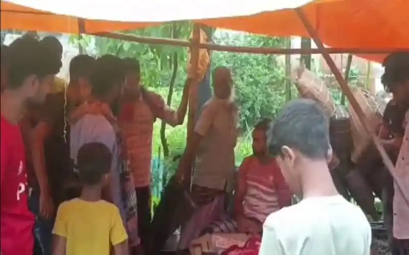নেত্রকোণায় বজ্রপাতে ৩ জনের মৃত্যু, গ্রামবাসীর শোক. Channel i News - চ্যানেল আই নিউজ
