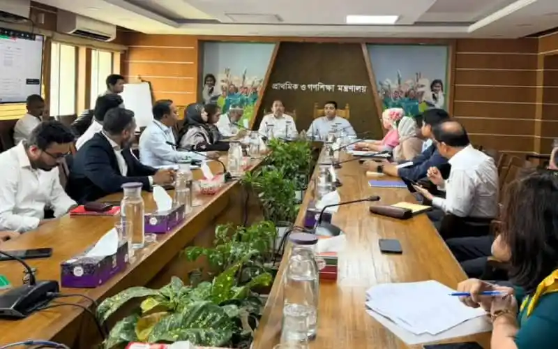 শিক্ষার্থীদের বিনামূল্যে ড্রেস-জুতা বিতরণের সময় জানালেন গণশিক্ষা প্রতিমন্ত্রী