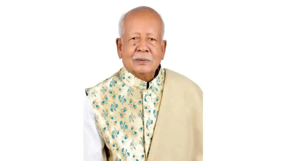 সাবেক সংসদ সদস্য মোশারফ হোসেনের ছবি, সাদা পাঞ্জাবি ও কুর্তা পরিহিত. Channel i News - চ্যানেল আই নিউজ