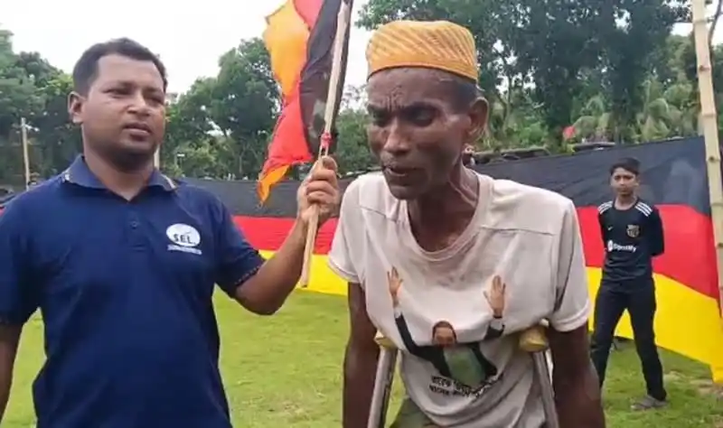 জার্মান পতাকা হাতে আমজাদ, মাগুরায় সাড়ে ৭ কিলোমিটার পতাকা প্রদর্শনী. Channel i News - চ্যানেল আই নিউজ