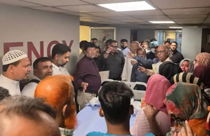 ধানমন্ডিতে প্রথম জানাজা শেষে ভোলায় দ্বিতীয় জানাজা ও দাফন চলেছে।. Channel i News - চ্যানেল আই নিউজ