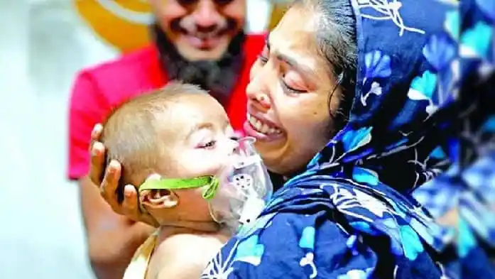 শিশু রোগীর সাথে মা ও পরিবারের সদস্যের আবেগপ্রবণ মুহূর্ত. Channel i News - চ্যানেল আই নিউজ