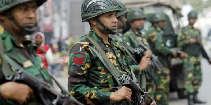 বাংলাদেশ সেনাবাহিনীর সদস্যরা নিরাপত্তা রক্ষায় প্রস্তুত. Channel i News - চ্যানেল আই নিউজ