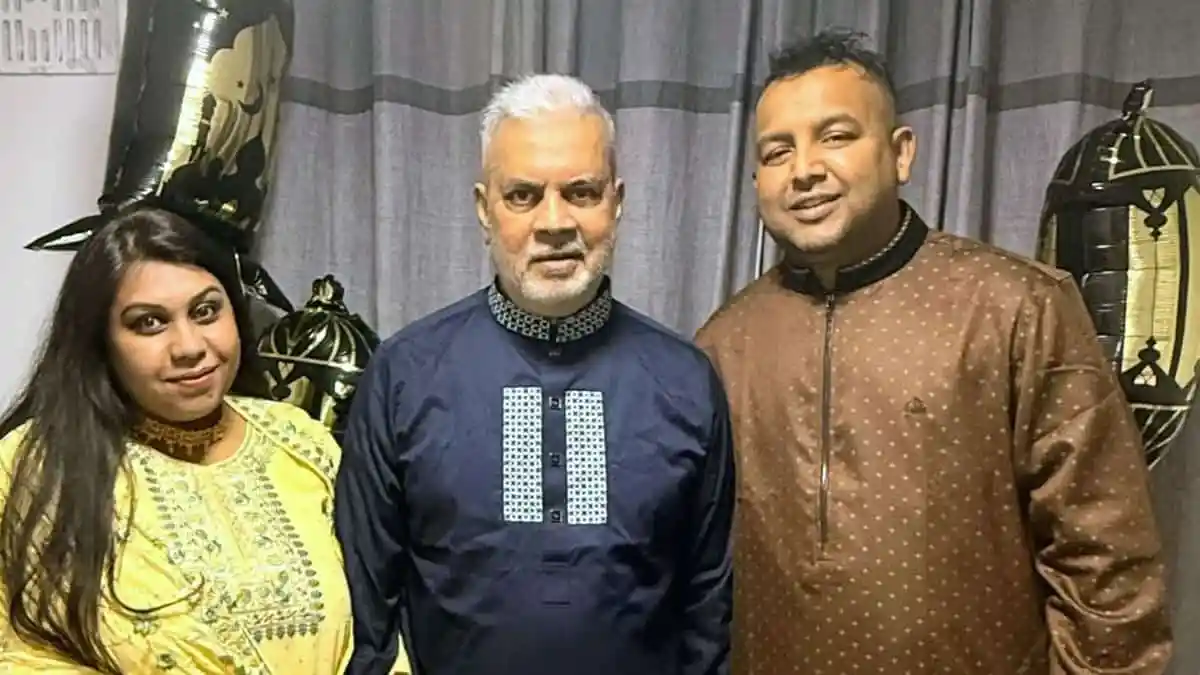 লন্ডনে ইলিয়াস কাঞ্চন ও অন্যরা একসঙ্গে ছবি তুলেছেন. Channel i News - চ্যানেল আই নিউজ