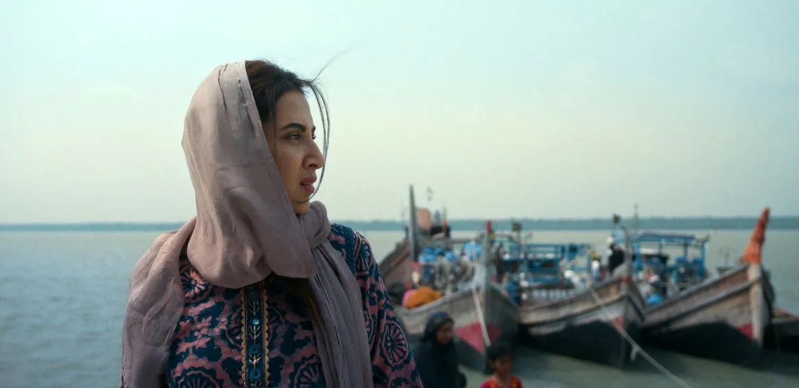 হন্যে হয়ে কাকে খুঁজছেন মিম?