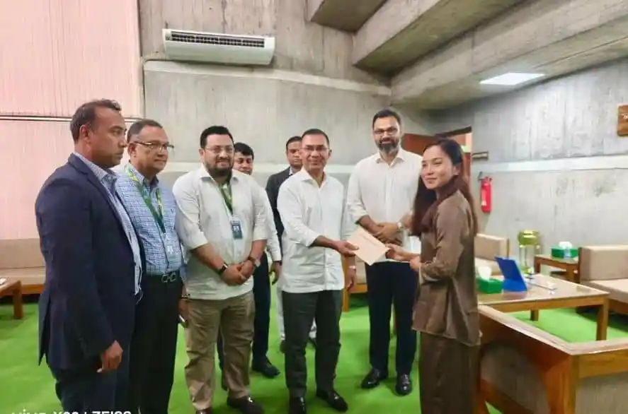 প্রধানমন্ত্রীর অনুদানে ঋতুপর্ণা চাকমা বাড়ি নির্মাণের জন্য স্বীকৃতি প্রদান. Channel i News - চ্যানেল আই নিউজ
