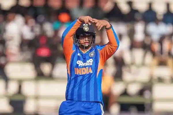 বাংলাদেশ নারী ক্রিকেট দলের খেলোয়াড় সূর্যবংশী বিশ্বরেকর্ডের জন্য উদযাপন করছেন. Channel i News - চ্যানেল আই নিউজ