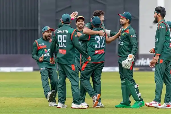 বাংলাদেশ ক্রিকেট দলের খেলোয়াড়রা জয়ের উল্লাসে মেতে উঠেছে।. Channel i News - চ্যানেল আই নিউজ