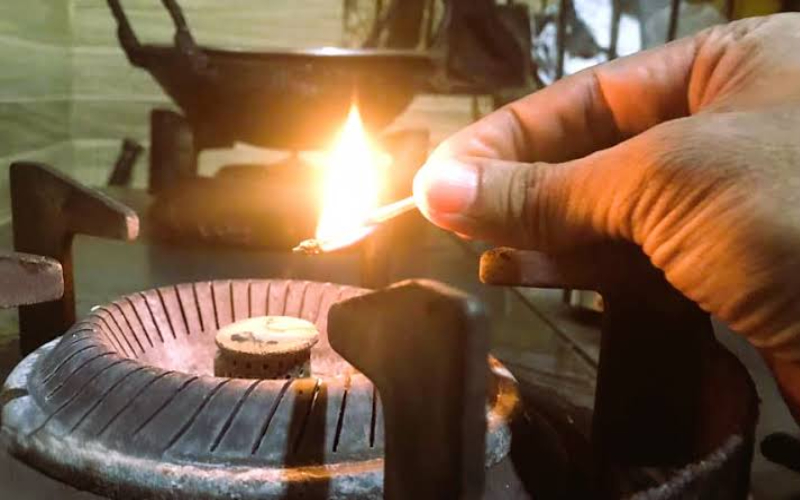দেশজুড়ে কমেছে গ্যাসের চাপ