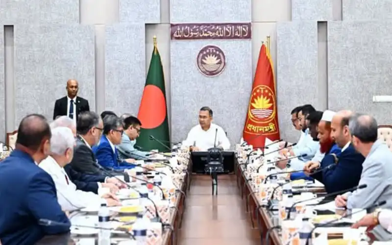 প্রধানমন্ত্রী দেশের চা শিল্পের বিকাশে সহযোগিতার আশ্বাস দেন. Channel i News - চ্যানেল আই নিউজ