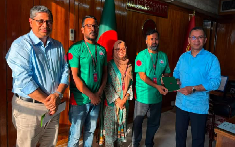 প্রধানমন্ত্রীর সঙ্গে বিডি ক্লিনের প্রতিনিধিদলের সাক্ষাৎ