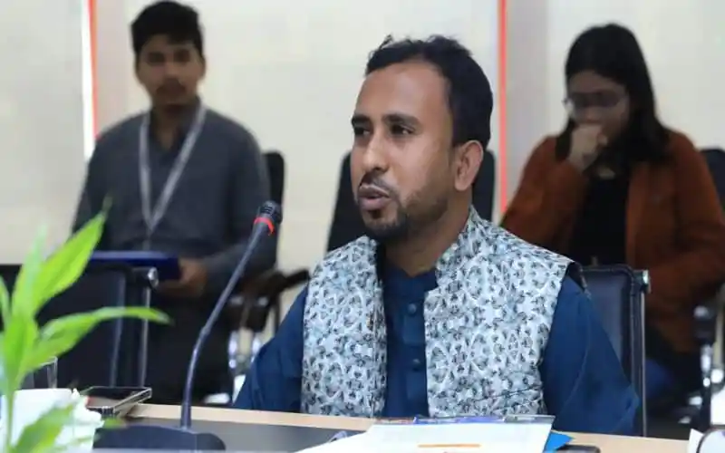আবু হানিফ গণঅধিকার পরিষদের মুখপাত্র হিসেবে বক্তৃতা দিচ্ছেন. Channel i News - চ্যানেল আই নিউজ