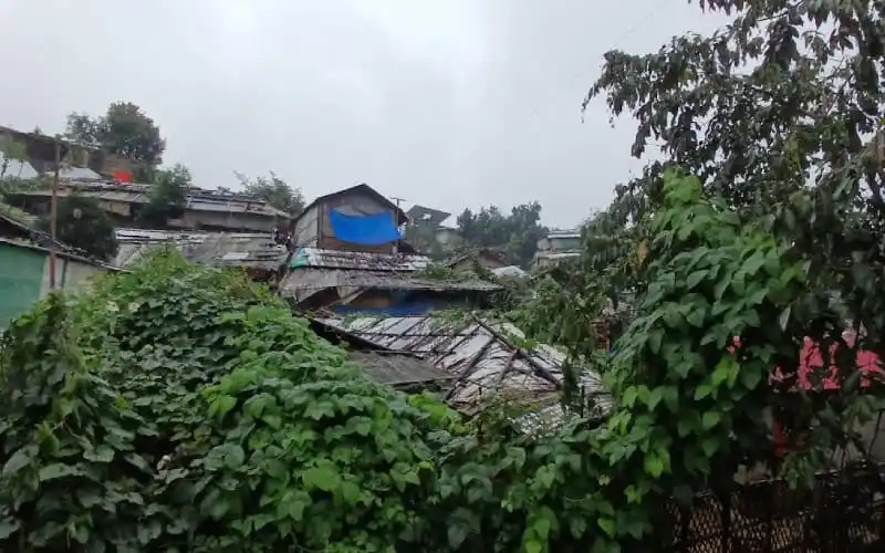 বৃষ্টির দিনে রোহিঙ্গা ক্যাম্পের ঝুঁকিপূর্ণ ঝুপড়ি ঘরসমূহ. Channel i News - চ্যানেল আই নিউজ
