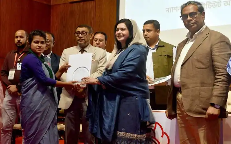 শ্রদ্ধাঞ্জলি ও স্মরণসভায় ডা. জুবাইদা রহমানের উপস্থিতি. Channel i News - চ্যানেল আই নিউজ