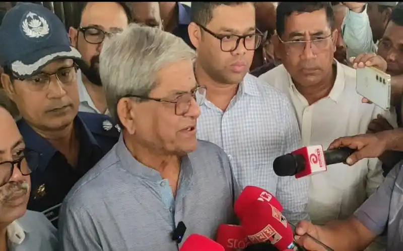 মির্জা ফখরুল ইসলাম আলমগীর সংবাদ সম্মেলনে বক্তব্য দিচ্ছেন।. Channel i News - চ্যানেল আই নিউজ