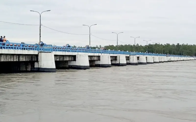 তিস্তার পানি বিপৎসীমার কাছাকাছি, বন্যার আশঙ্কা. Channel i News - চ্যানেল আই নিউজ