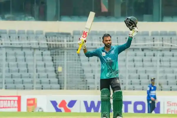 বাংলাদেশ ক্রিকেটার সাকিব আল হাসান জয়ের পর উল্লাস প্রকাশ করছেন. Channel i News - চ্যানেল আই নিউজ