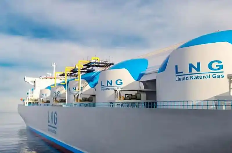 LNG ট্যাংকার শিপ, তরল প্রাকৃতিক গ্যাস পরিবহন করছে. Channel i News - চ্যানেল আই নিউজ