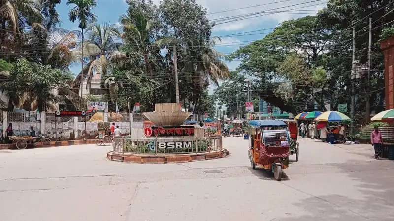 হবিগঞ্জে শান্তিপূর্ণ পরিস্থিতি, রাস্তায় যানবাহন ও মানুষের উপস্থিতি. Channel i News - চ্যানেল আই নিউজ