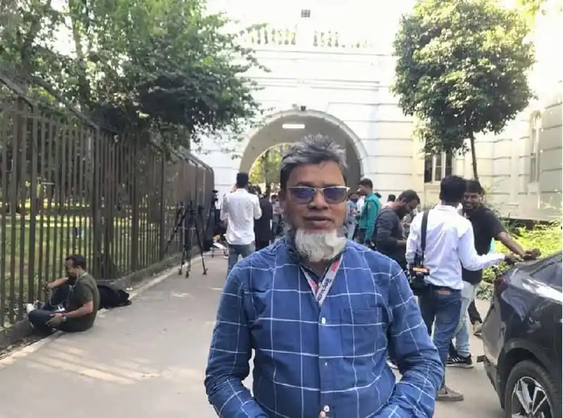 সাংবাদিক আবু হেনা রাসেল মারা গেছেন, ছবি তোলা স্থান।. Channel i News - চ্যানেল আই নিউজ