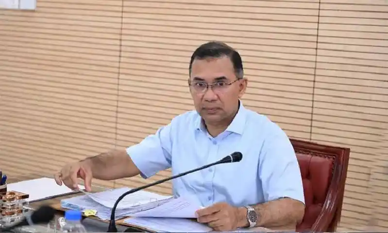 বাংলাদেশের একজন সরকারি কর্মকর্তা বৈঠকে অংশগ্রহণ করছেন. Channel i News - চ্যানেল আই নিউজ
