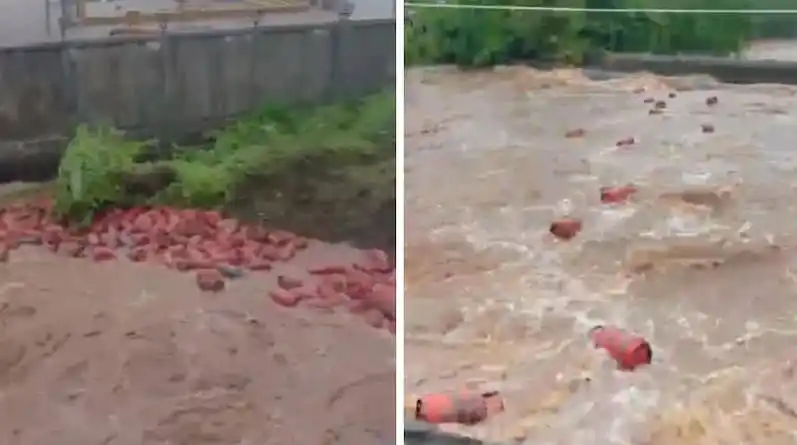 বন্যার পানিতে ভেসে নদীতে পড়ে থাকা গ্যাস সিলিন্ডার. Channel i News - চ্যানেল আই নিউজ