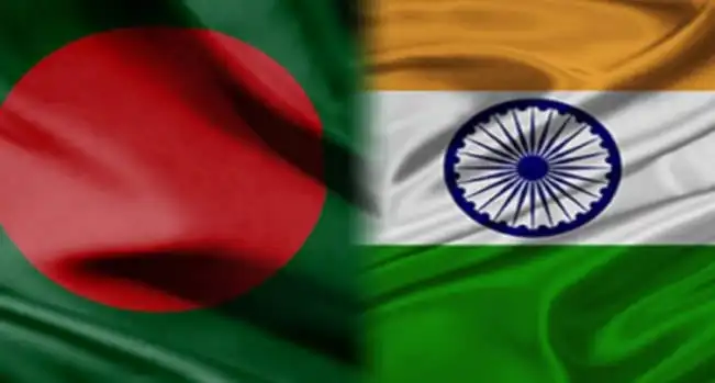 বাংলাদেশ ও ভারতের পতাকা একসঙ্গে ঝুলছে, বন্ধুত্বের প্রতীক।. Channel i News - চ্যানেল আই নিউজ