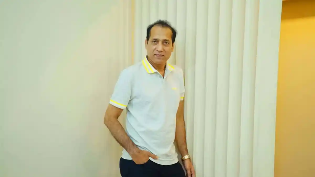 ধ্রুব গুহর জনপ্রিয় গানের শিল্পী ধ্রুব গুহ. Channel i News - চ্যানেল আই নিউজ