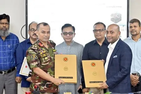 বেসরকারি খাতে বিনিয়োগের জন্য চুক্তি স্বাক্ষর অনুষ্ঠানে কর্মকর্তারা. Channel i News - চ্যানেল আই নিউজ