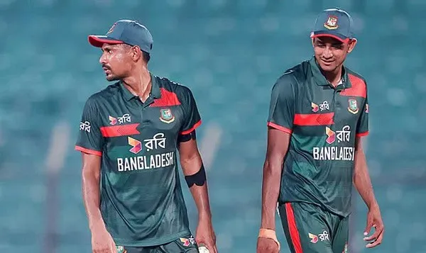 বাংলাদেশ ক্রিকেট দলের দুই খেলোয়াড় মাঠে অনুশীলনে. Channel i News - চ্যানেল আই নিউজ
