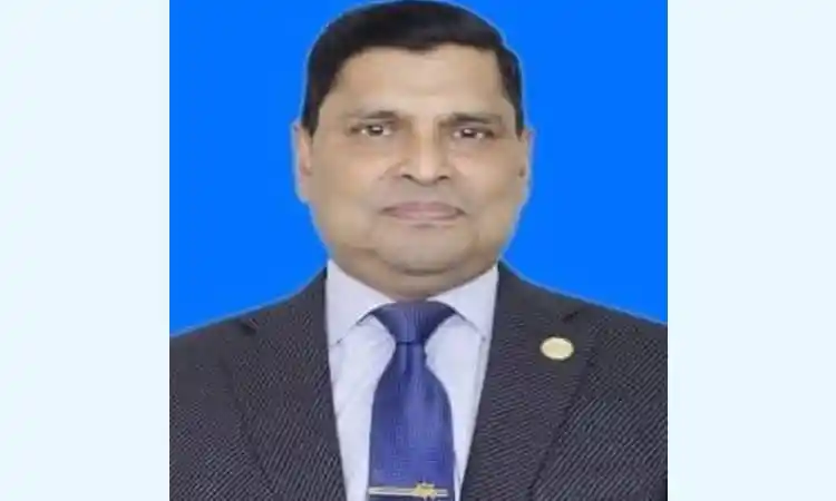 নতুন নৌবাহিনী প্রধান রিয়ার অ্যাডমিরাল মিসবাহ উল আজীমের ছবি. Channel i News - চ্যানেল আই নিউজ