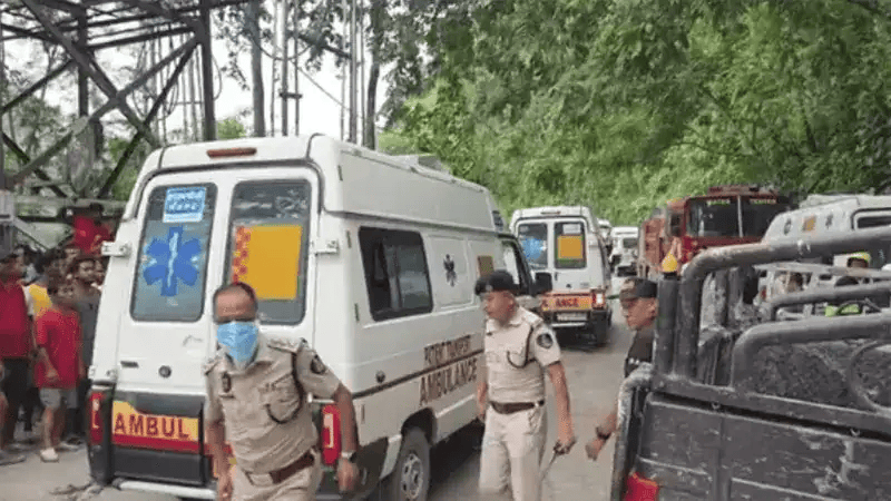 ভারতে নির্মাণাধীন সুড়ঙ্গ ধসে নিহত ৯, আটকা অন্তত ১৫
