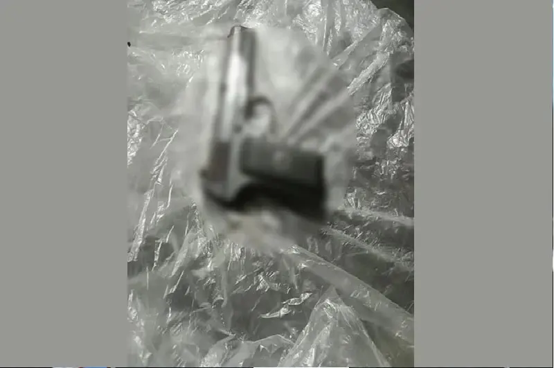 চকবাজারে লুট হওয়া পিস্তল উদ্ধার, পুলিশ তদন্ত চালাচ্ছে. Channel i News - চ্যানেল আই নিউজ