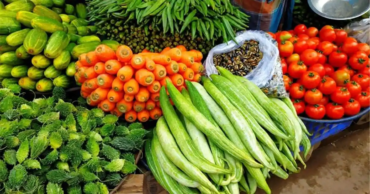 ঢাকার বাজারে বিভিন্ন ধরনের তাজা সবজি বিক্রি হচ্ছে. Channel i News - চ্যানেল আই নিউজ
