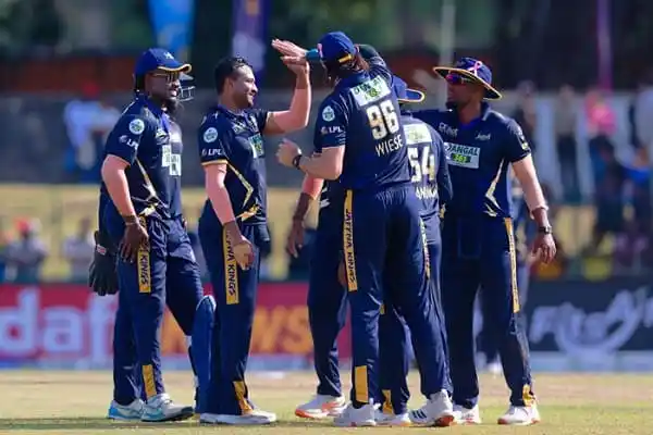 বাংলাদেশ ক্রিকেটাররা জাফনা টুর্নামেন্টে জয় উদযাপন করছে. Channel i News - চ্যানেল আই নিউজ