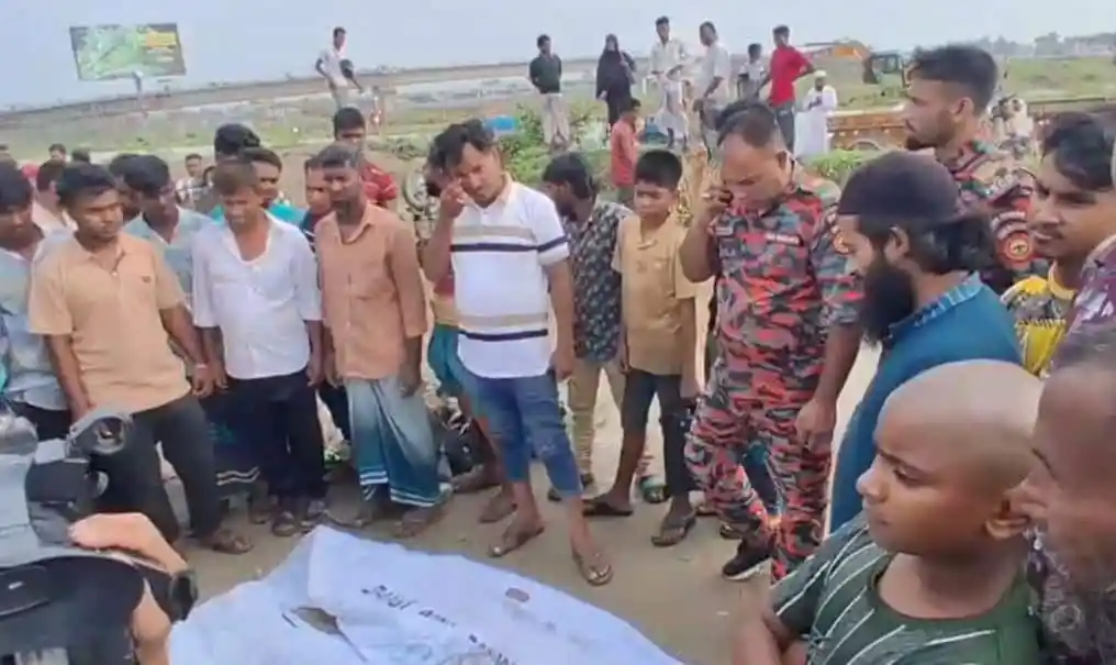 সিরাজগঞ্জে দুর্ঘটনায় নিহত মা-ছেলে, স্থানীয়রা শোকাহত. Channel i News - চ্যানেল আই নিউজ