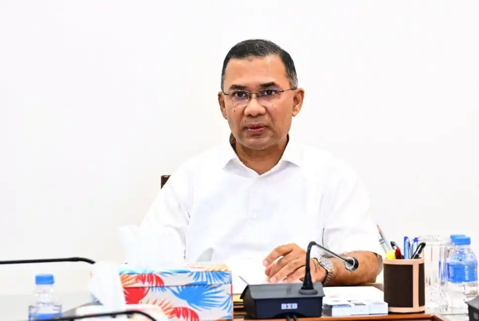 প্রধানমন্ত্রীর নির্দেশে শিল্পকারখানা চালুর বিষয়ে আলোচনা করছেন কর্মকর্তা. Channel i News - চ্যানেল আই নিউজ
