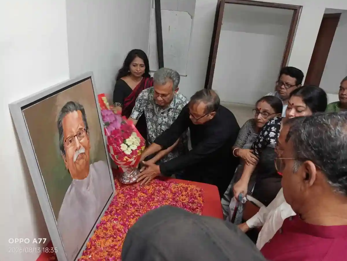 তৎীন সরকারকে স্মরণ করে শ্রদ্ধাঞ্জলি জানাচ্ছেন অনেকে. Channel i News - চ্যানেল আই নিউজ