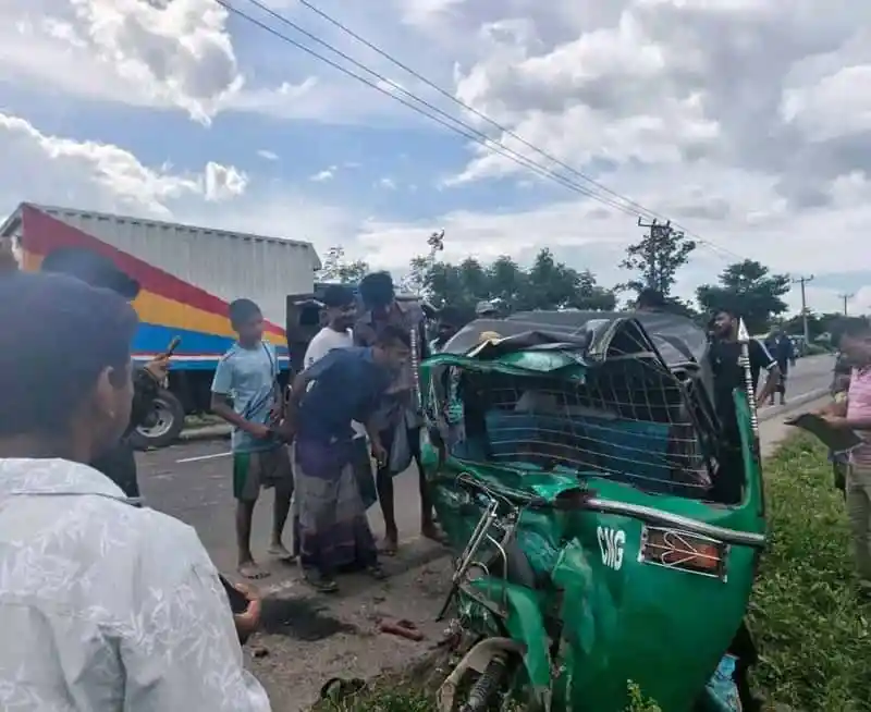 কিশোরগঞ্জে কাভার্ডভ্যান-সিএনজি সংঘর্ষে শিশুসহ নিহত ৩
