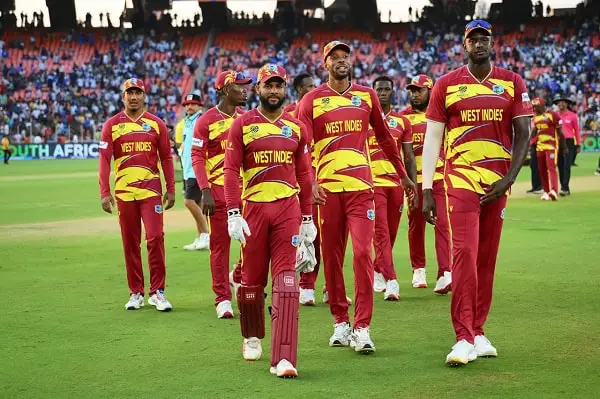 বাংলাদেশ ক্রিকেট দলের খেলোয়াড়রা মাঠে প্রস্তুত, আন্তর্জাতিক ক্রিকেট ম্যাচের দৃশ্য. Channel i News - চ্যানেল আই নিউজ
