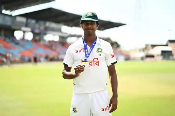 বাংলাদেশ ক্রিকেটার হাসান মিরাজের সেঞ্চুরি উদযাপন. Channel i News - চ্যানেল আই নিউজ