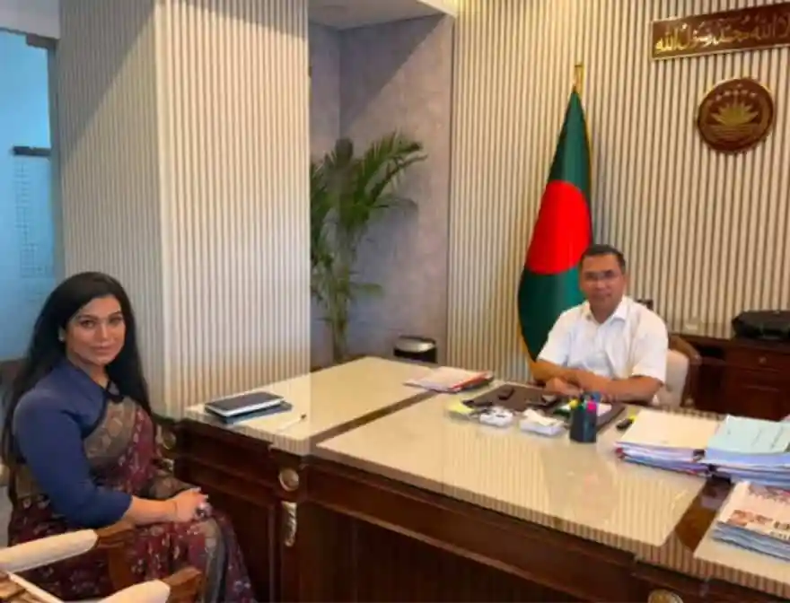 প্রধানমন্ত্রীর সঙ্গে কাজী জেসিনের সাক্ষাৎকারের ছবি. Channel i News - চ্যানেল আই নিউজ