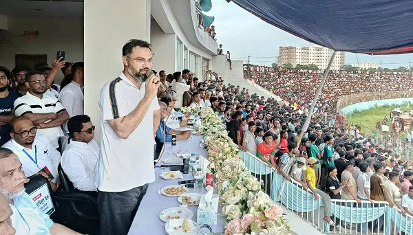 বিশাল স্টেডিয়ামে হাজারো দর্শক উপস্থিত, স্পোর্টস ইভেন্টের দৃশ্য. Channel i News - চ্যানেল আই নিউজ