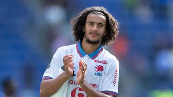 ম্যাচের সময় একজন ফুটবল খেলোয়াড়ের ছবি, বাংলাদেশ দলের জার্সিতে।. Channel i News - চ্যানেল আই নিউজ
