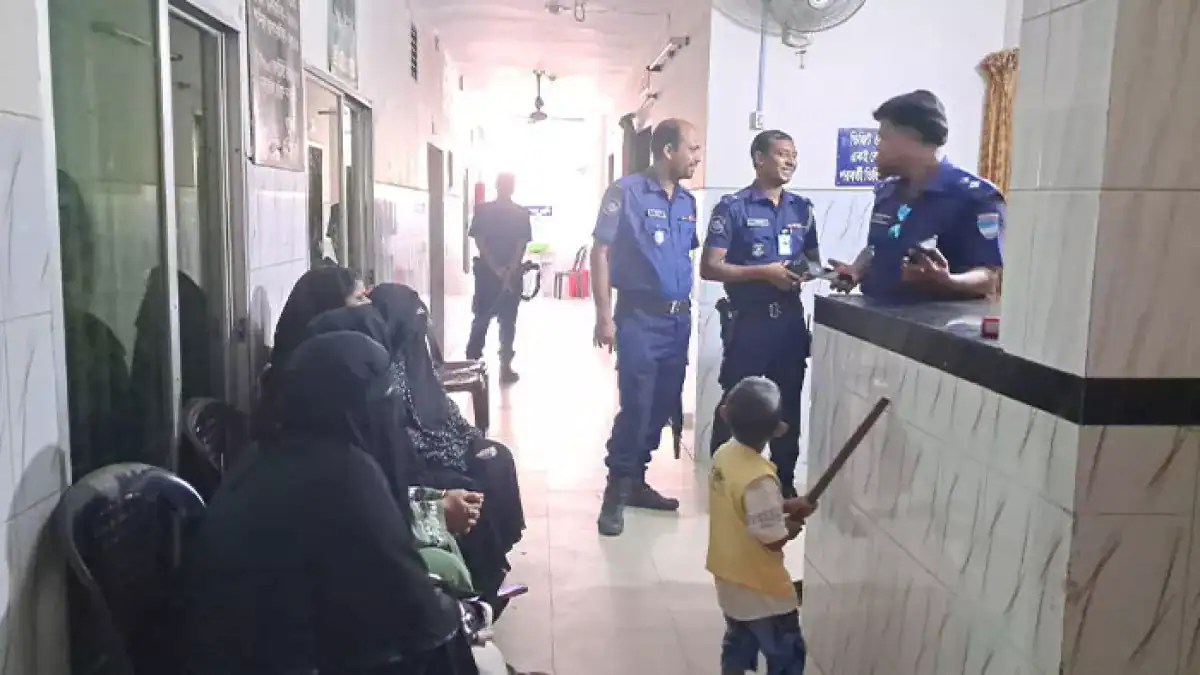 চিকিৎসা কেন্দ্রে তরুণীর মৃত্যু, চিকিৎসায় অবহেলার অভিযোগ. Channel i News - চ্যানেল আই নিউজ