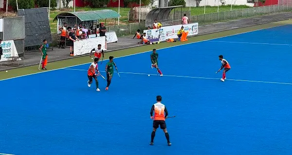 বাংলাদেশ জাতীয় হকি দলের খেলোয়াড়রা মাঠে অনুশীলন করছে।. Channel i News - চ্যানেল আই নিউজ