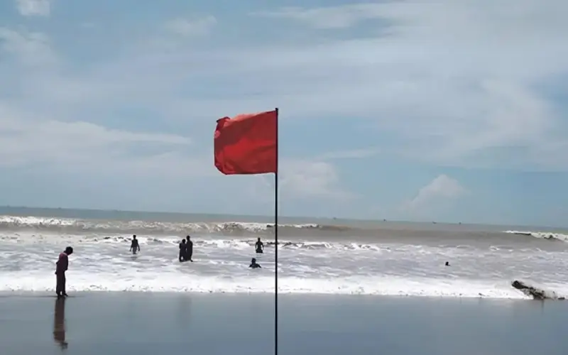 বঙ্গোপসাগরে লঘুচাপ, চার সমুদ্রবন্দরে ৩ নম্বর সতর্কসংকেত