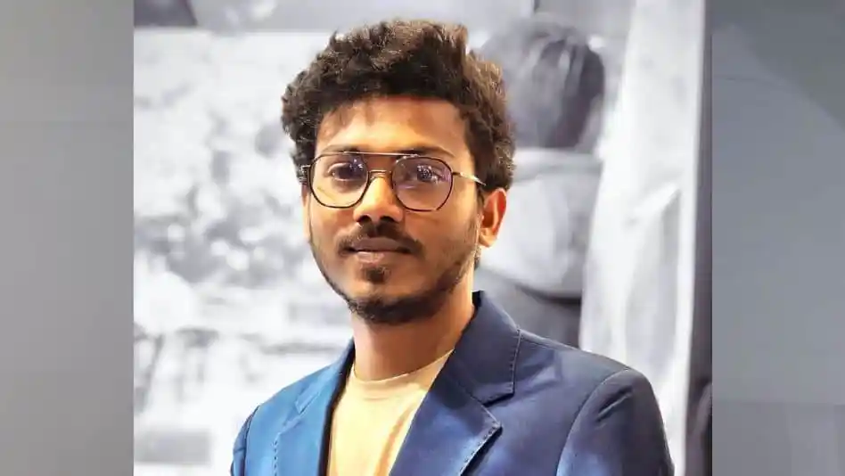 বাংলাদেশি সাংবাদিকের উপর নারীর হামলা ও পুলিশি মারধর. Channel i News - চ্যানেল আই নিউজ