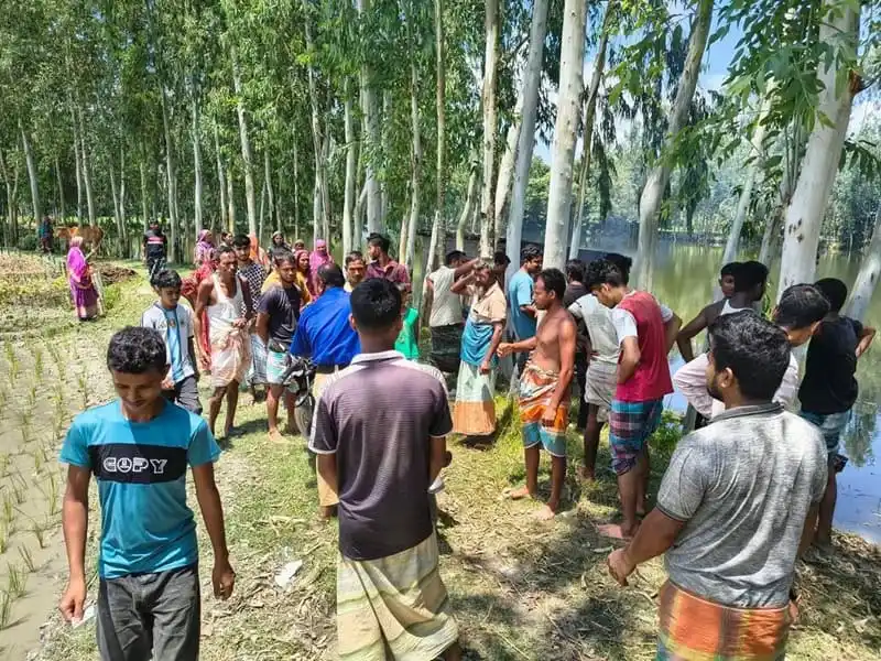 নদীতে মাছ ধরতে গিয়ে বিদ্যুৎস্পৃষ্টে জেলের মৃত্যু, আহত ৫. Channel i News - চ্যানেল আই নিউজ