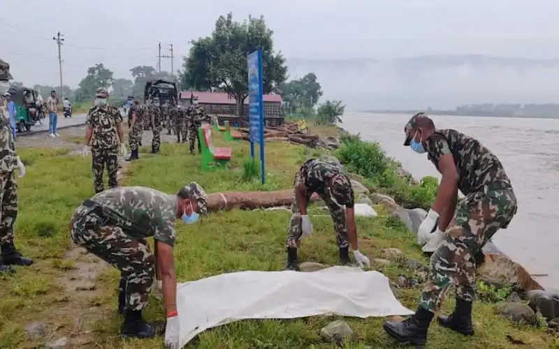 নেপালে অজ্ঞাত মরদেহ দাফন, পরে যেভাবে শনাক্ত করা হবে